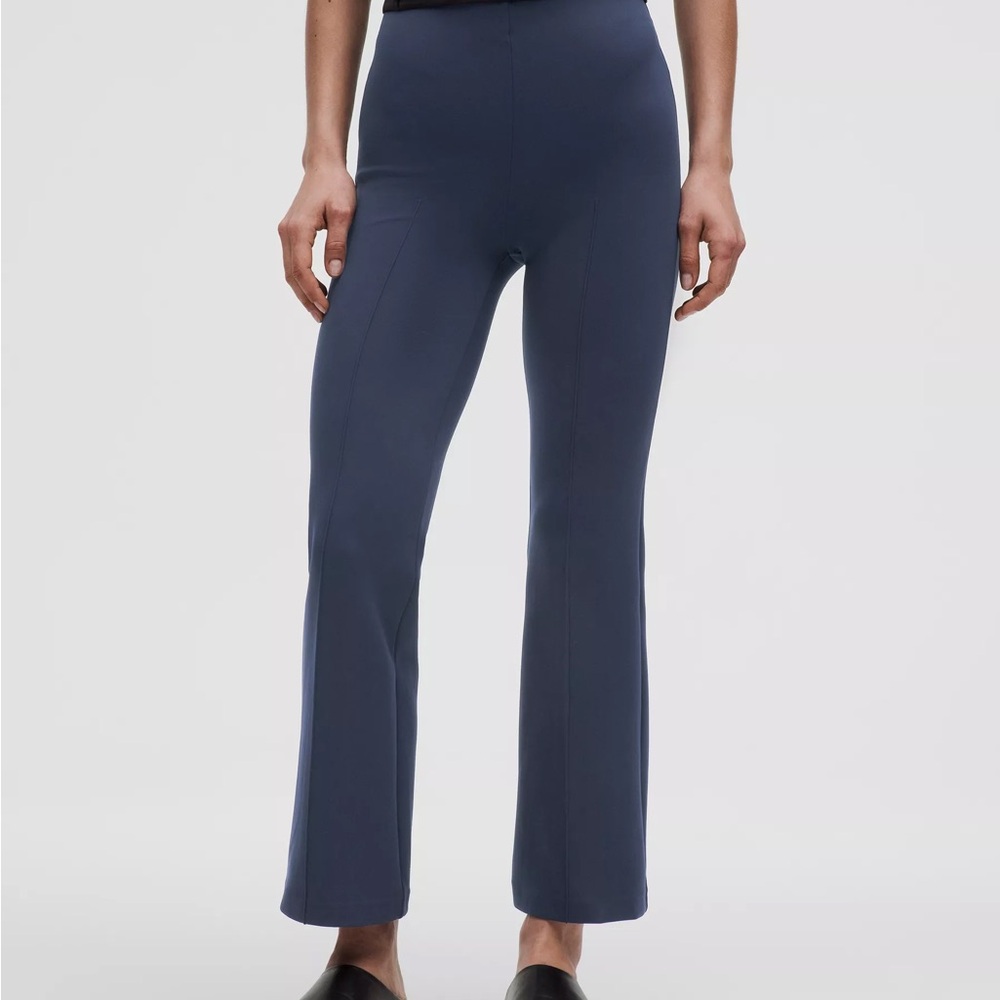 Lululemon ribbed softstreme flared pant with zipper size 4
